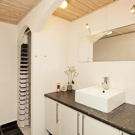 10 Person Holiday In Bl Vand