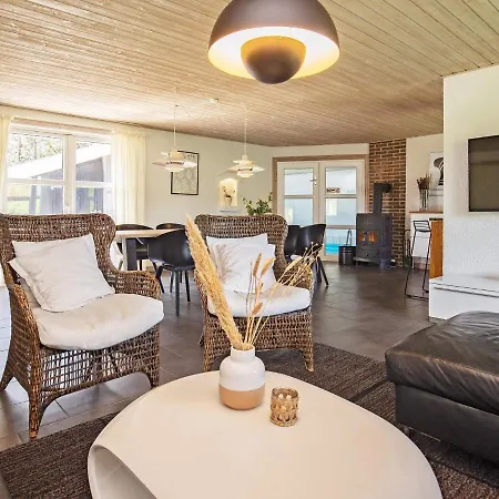 10 Person Holiday In Bl Vand Blåvand
