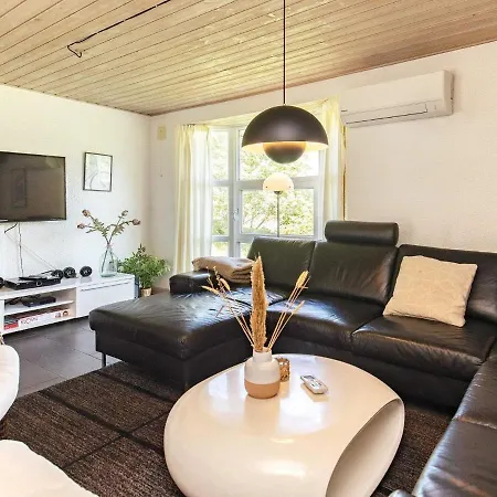 10 Person Holiday In Bl Vand